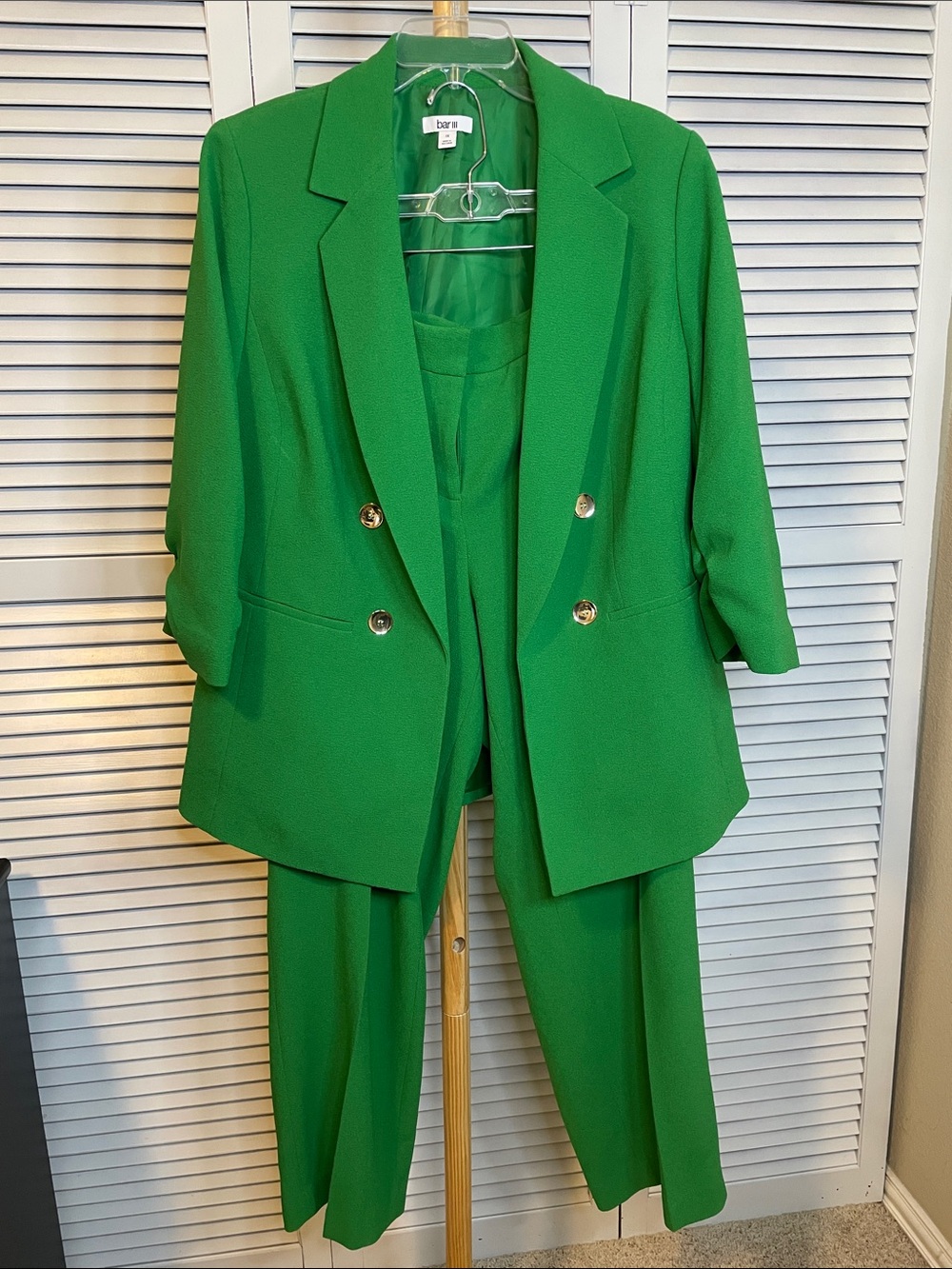 EUC Bar III Vibrant Green Double-Breasted Blazer and Cropped Pants - 16W